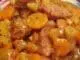 Ragoût de porc avec carottes et pommes de terre